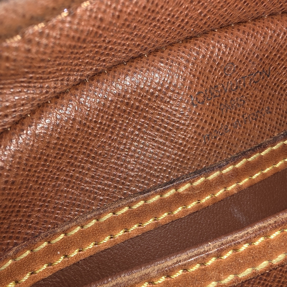 Louis Vuitton Elegant Brown Monogram Crossbody Bag - Picture 5 of 8
